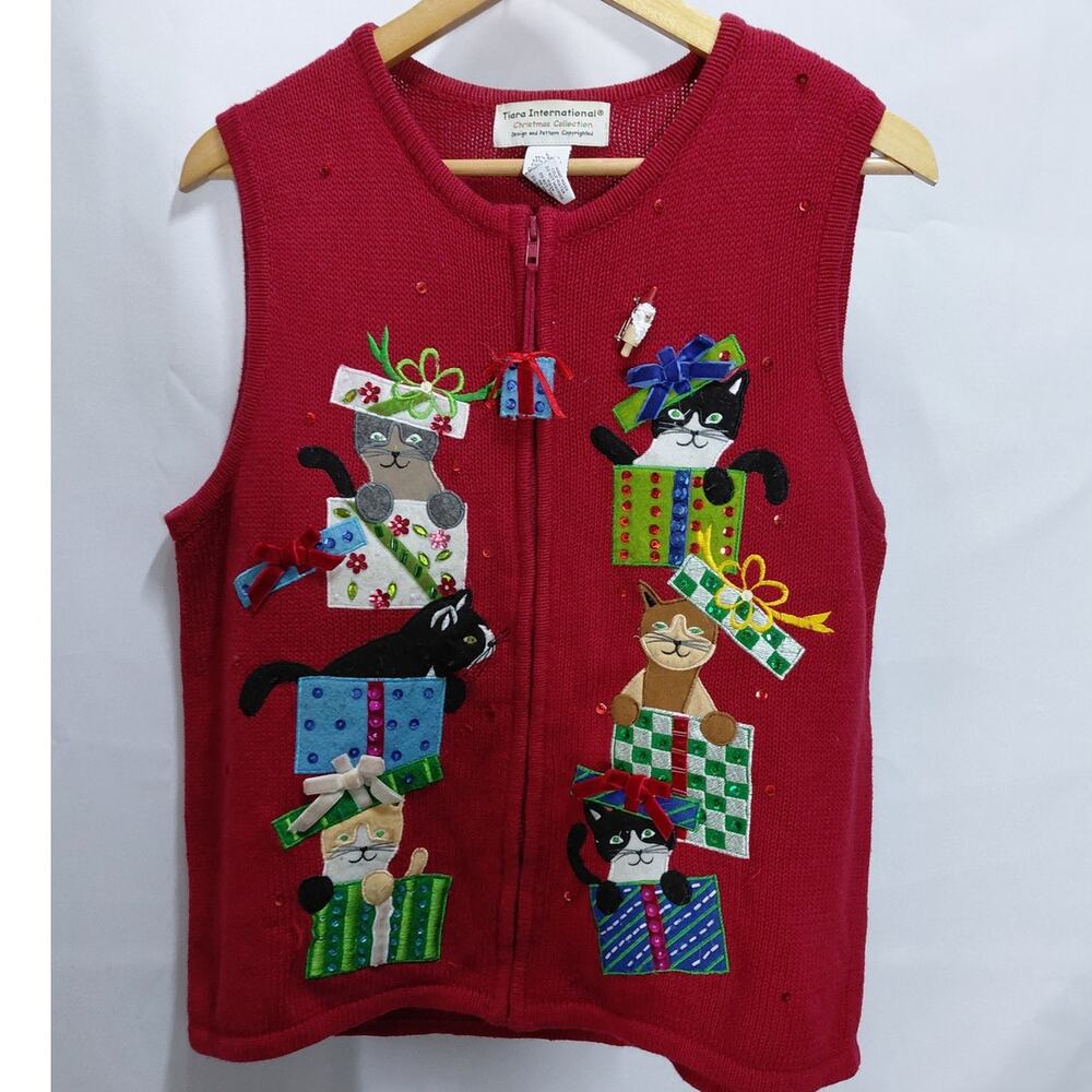 Tiara International Christmas Collection Red Vest Graphic Print Knit Size L
